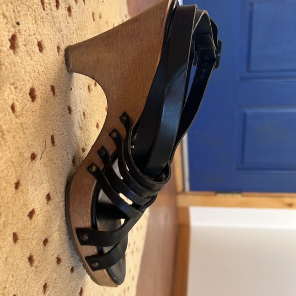 Chloe Strappy Wedge Sandals - Picture 6 of 11